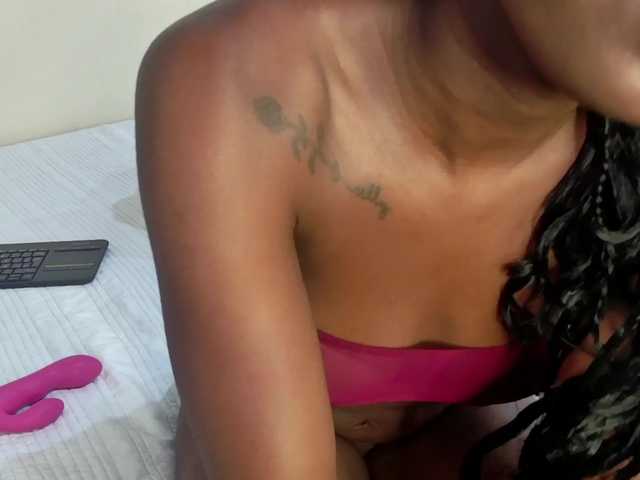 Roxxana-queen live cam on BongaCams