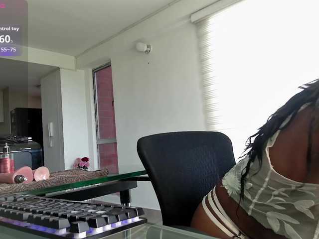 Roxxana-queen live cam on BongaCams
