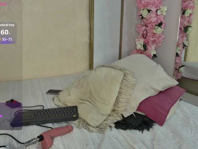 Roxxana-queen live webcam show