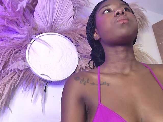 Roxxana-queen live cam on BongaCams