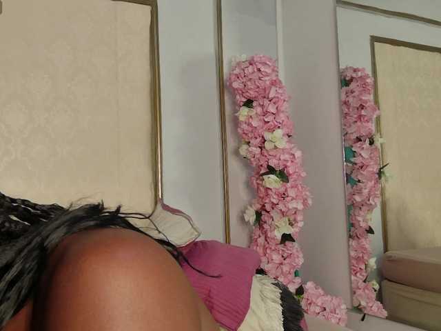 Roxxana-queen live cam on BongaCams