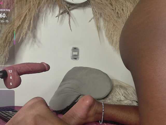 Roxxana-queen live cam on BongaCams