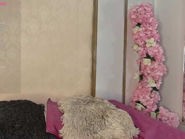 Roxxana-queen live cam on BongaCams
