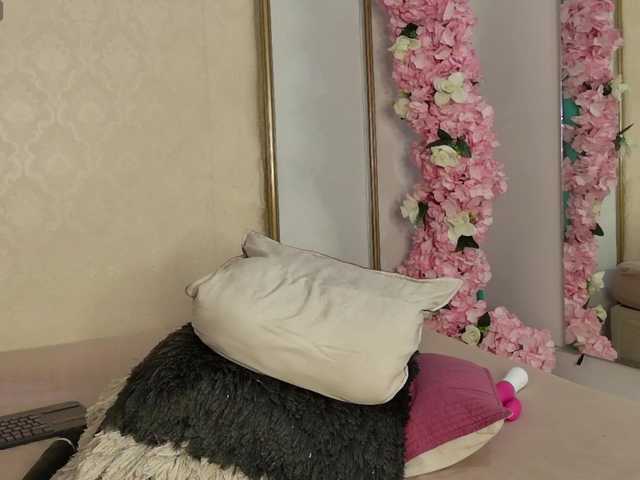 Roxxana-queen live cam on BongaCams