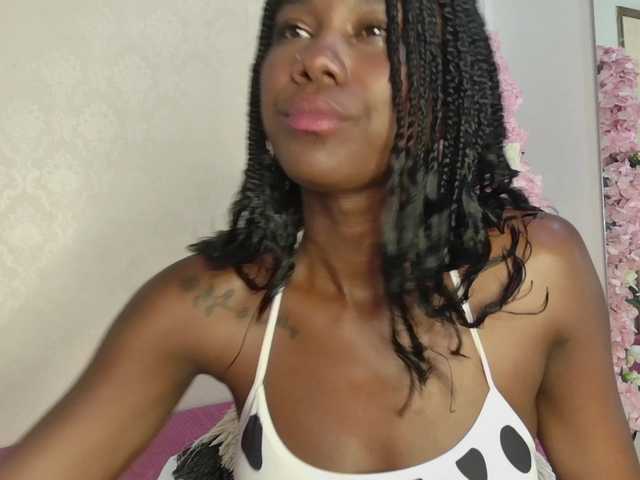 Roxxana-queen live cam on BongaCams