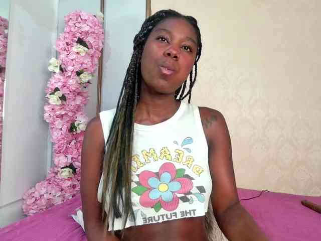 Roxxana-queen webcam