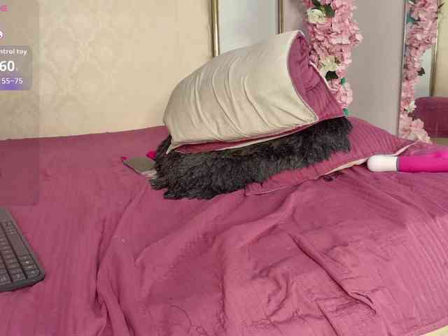 Roxxana-queen webcam