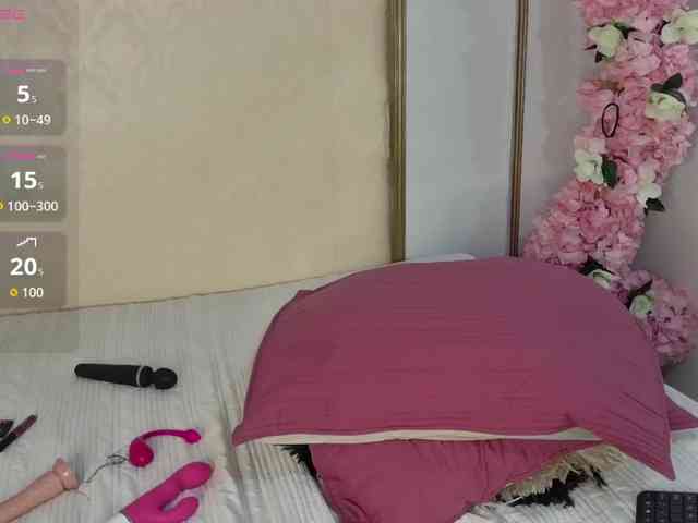 Roxxana-queen webcam