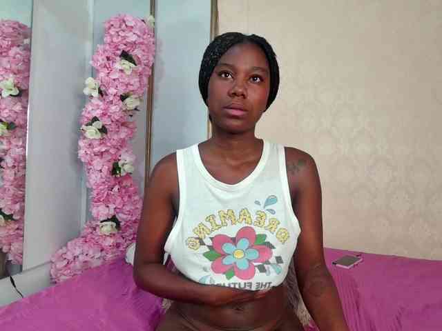 Roxxana-queen webcam