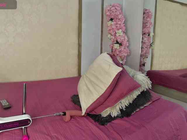 Roxxana-queen webcam