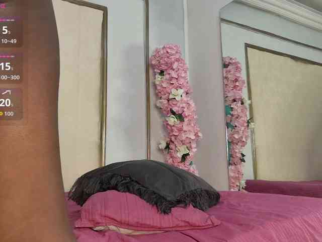 Roxxana-queen webcam