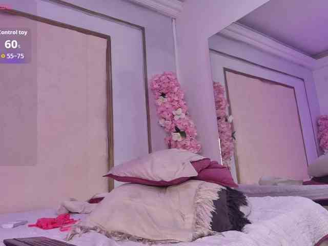 Roxxana-queen webcam