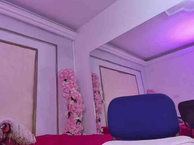 Roxxana-queen webcam