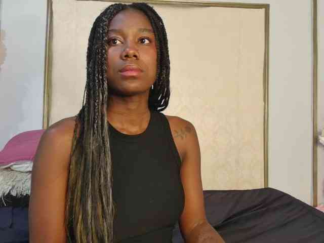 Roxxana-queen webcam