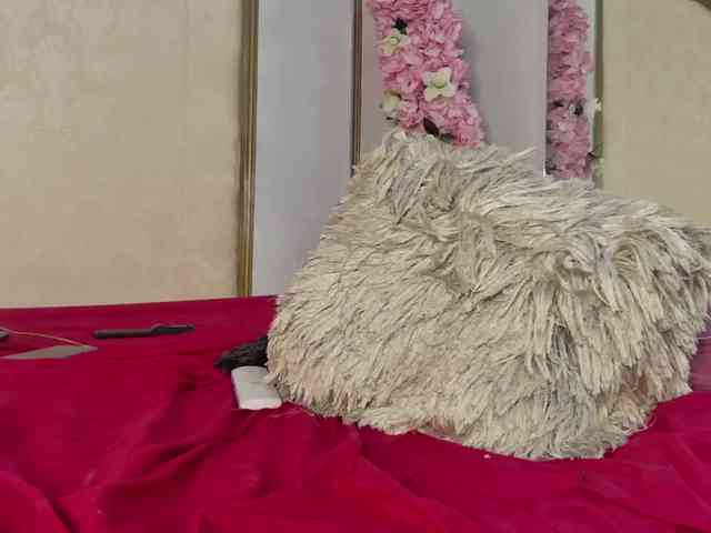 Roxxana-queen webcam