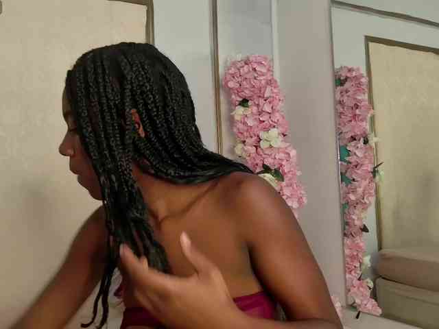 Roxxana-queen webcam