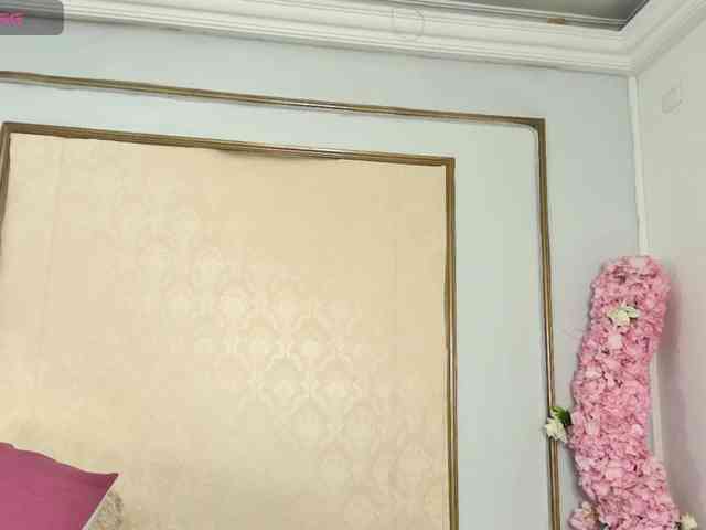 Roxxana-queen webcam