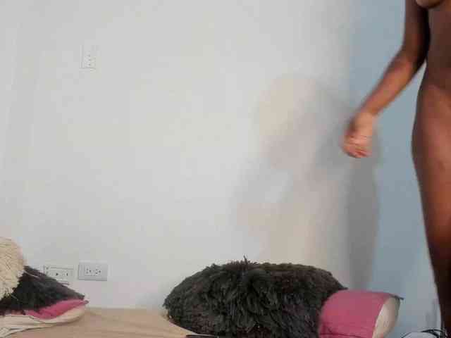 Roxxana-queen webcam