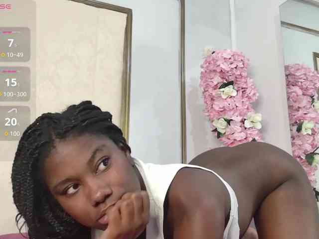 Roxxana-queen webcam