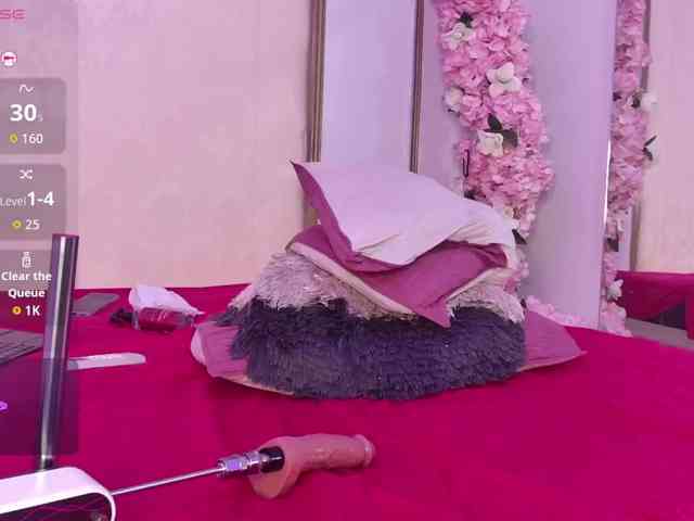 Roxxana-queen webcam