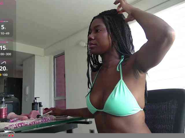 Roxxana-queen webcam