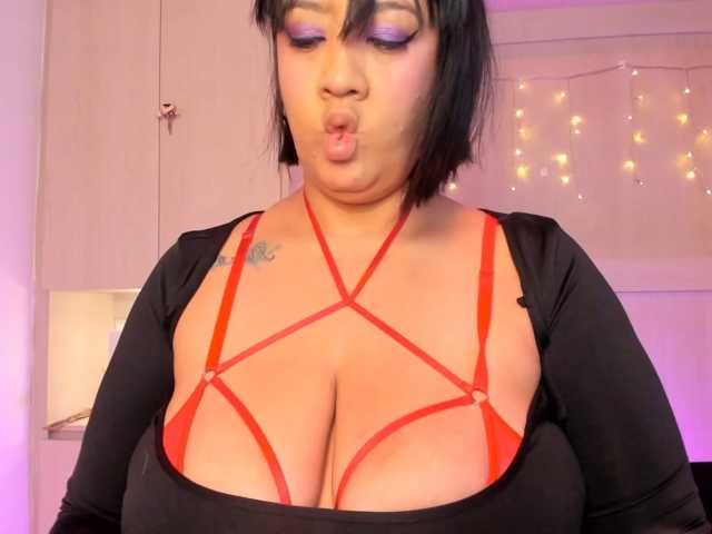 Vicky-Ruiz live cam on BongaCams