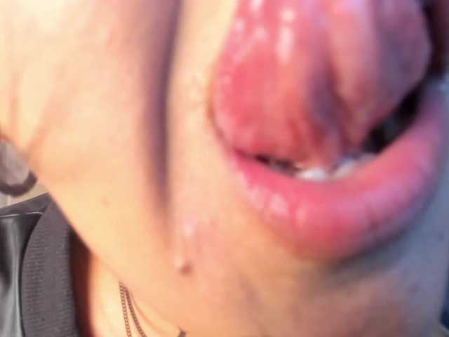 Vicky-Ruiz live cam on BongaCams