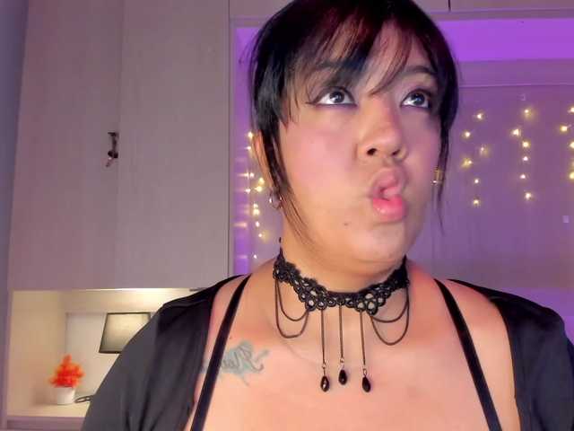 Vicky-Ruiz live cam on BongaCams