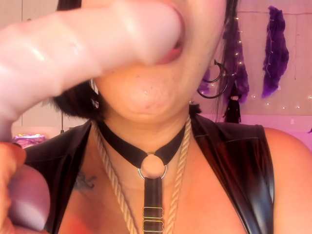 Vicky-Ruiz live cam on BongaCams