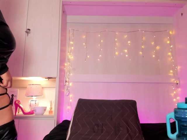 Vicky-Ruiz live cam on BongaCams