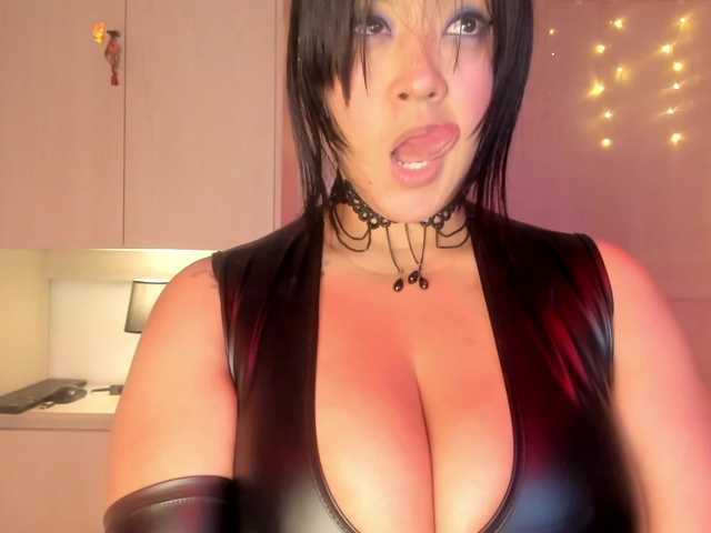 Vicky-Ruiz's BongaCams show and profile