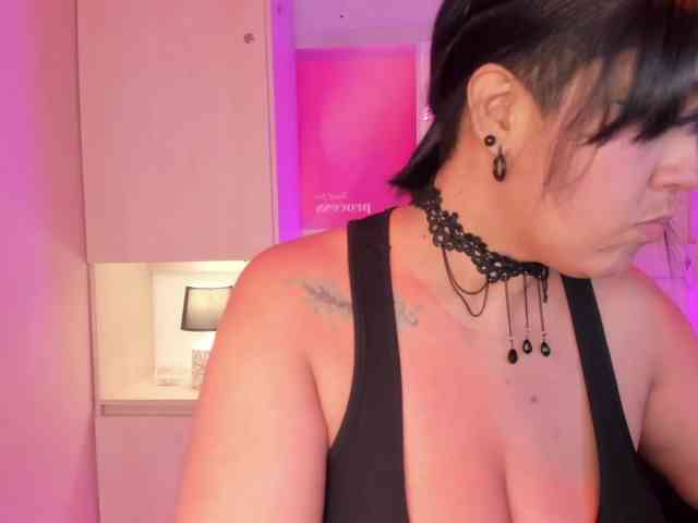 vicky-ruiz's live room
