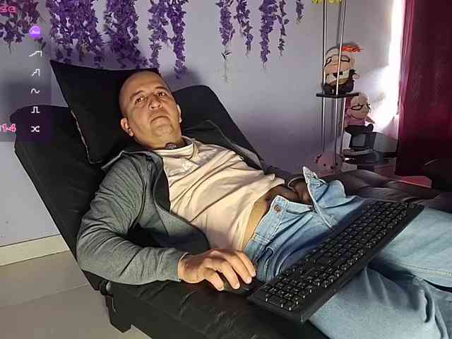 Yazfore Sex Cam Show