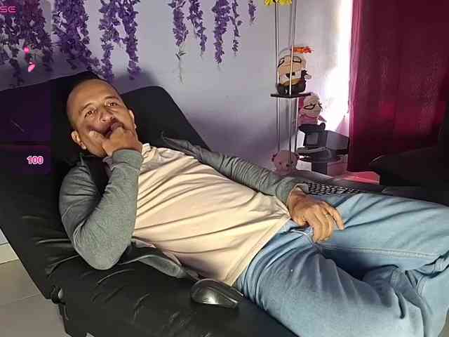 Yazfore Sex Cam Show