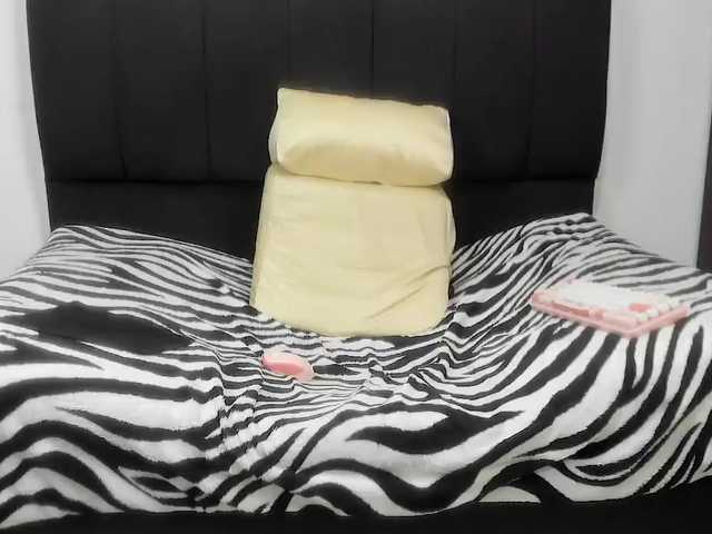 louise-Mikk's BongaCams show and profile