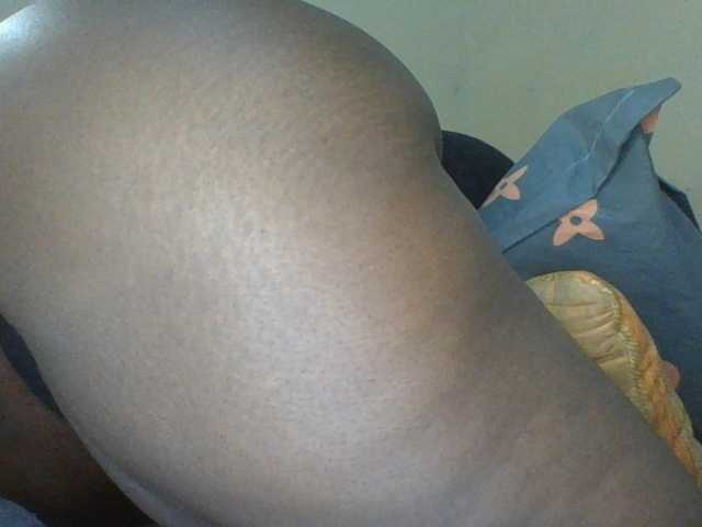Thicksoraya live cam on BongaCams