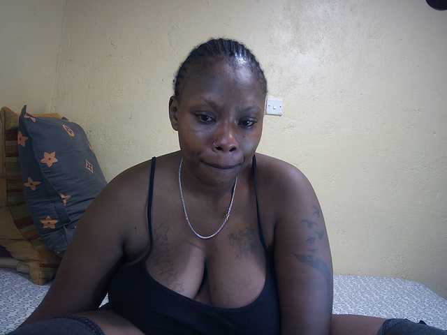 Thicksoraya live cam on BongaCams