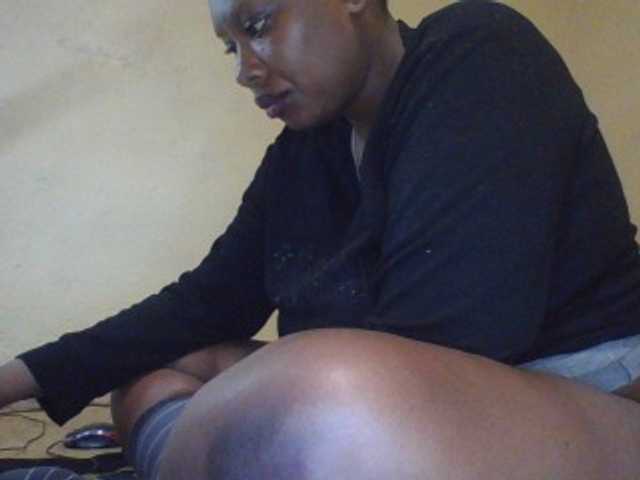 Thicksoraya live cam on BongaCams