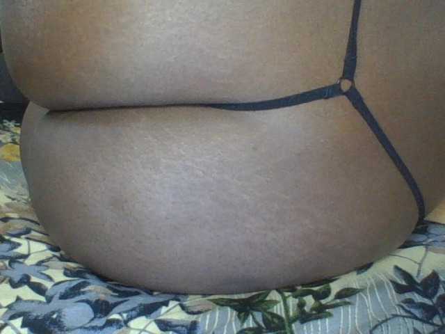 Thicksoraya live cam on BongaCams