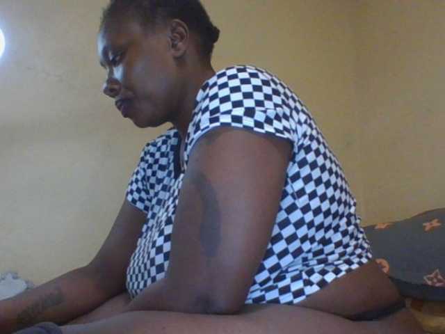 Thicksoraya live cam on BongaCams