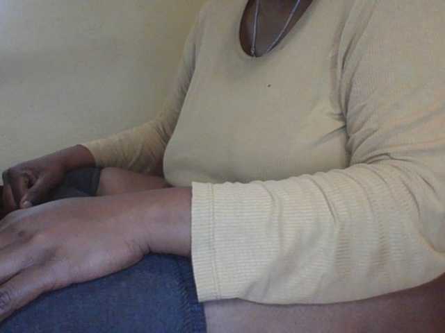 Thicksoraya live cam on BongaCams