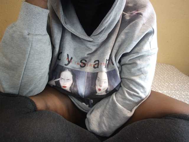 Thicksoraya live cam on BongaCams