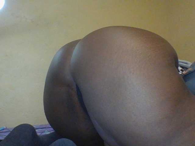 Thicksoraya live cam on BongaCams