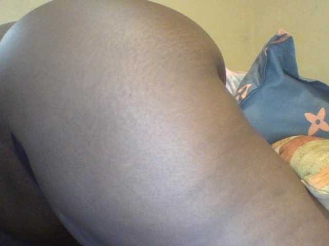Thicksoraya live cam on BongaCams