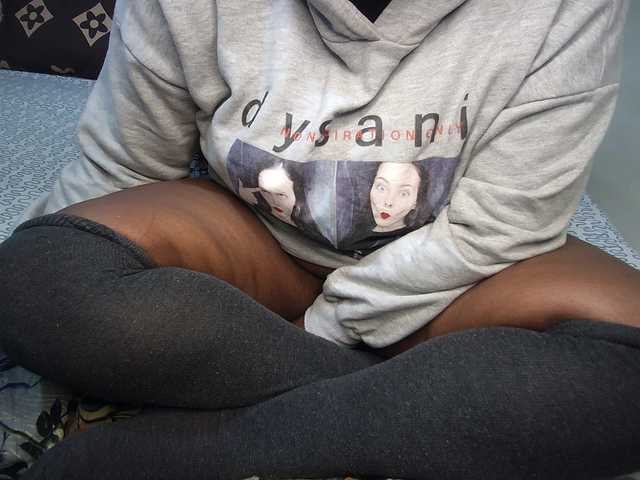 Thicksoraya live cam on BongaCams