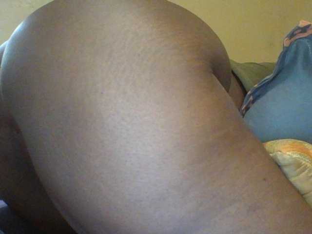 Thicksoraya live cam on BongaCams