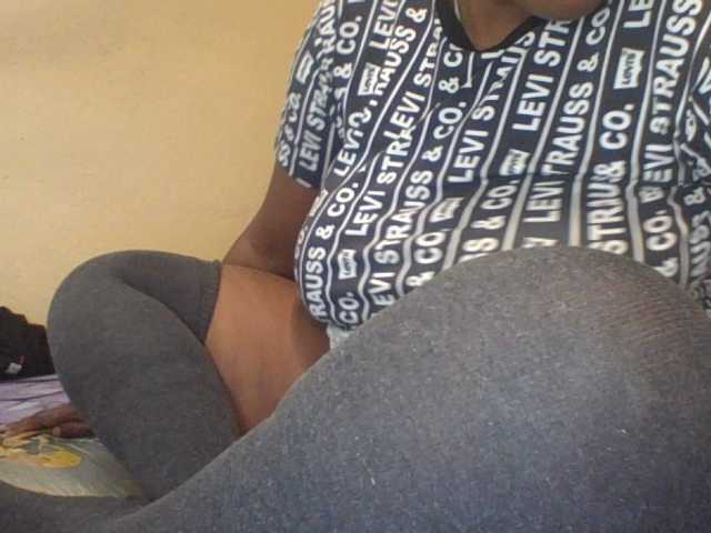 Thicksoraya live cam on BongaCams