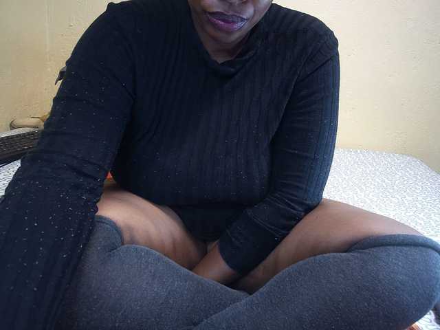 Thicksoraya live cam on BongaCams