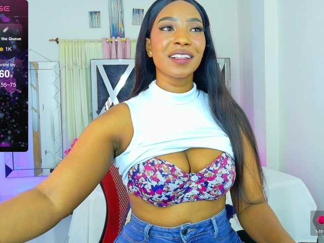 talianapalacios live cam on BongaCams