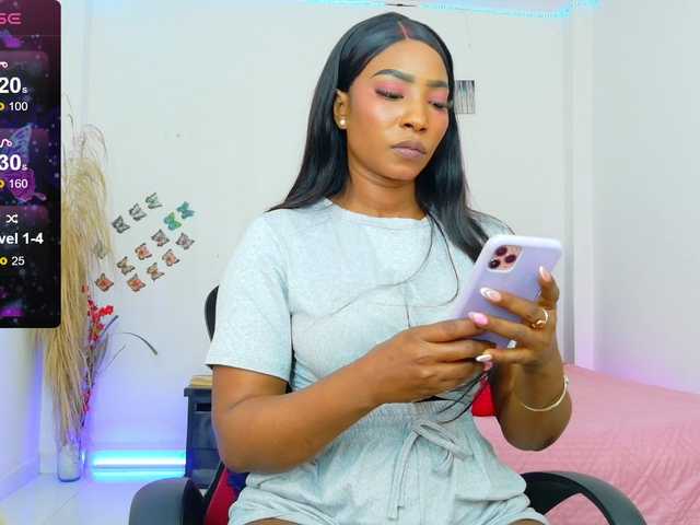 talianapalacios live cam on BongaCams